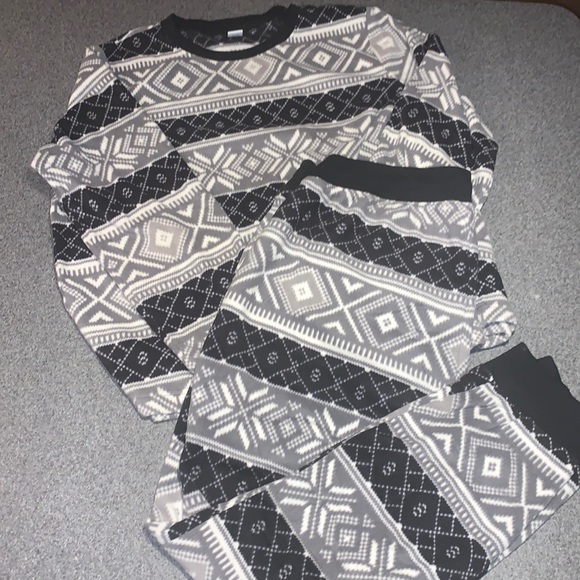 Patterned micro performance pajama set by Old Navy - Picture 1 of 2
